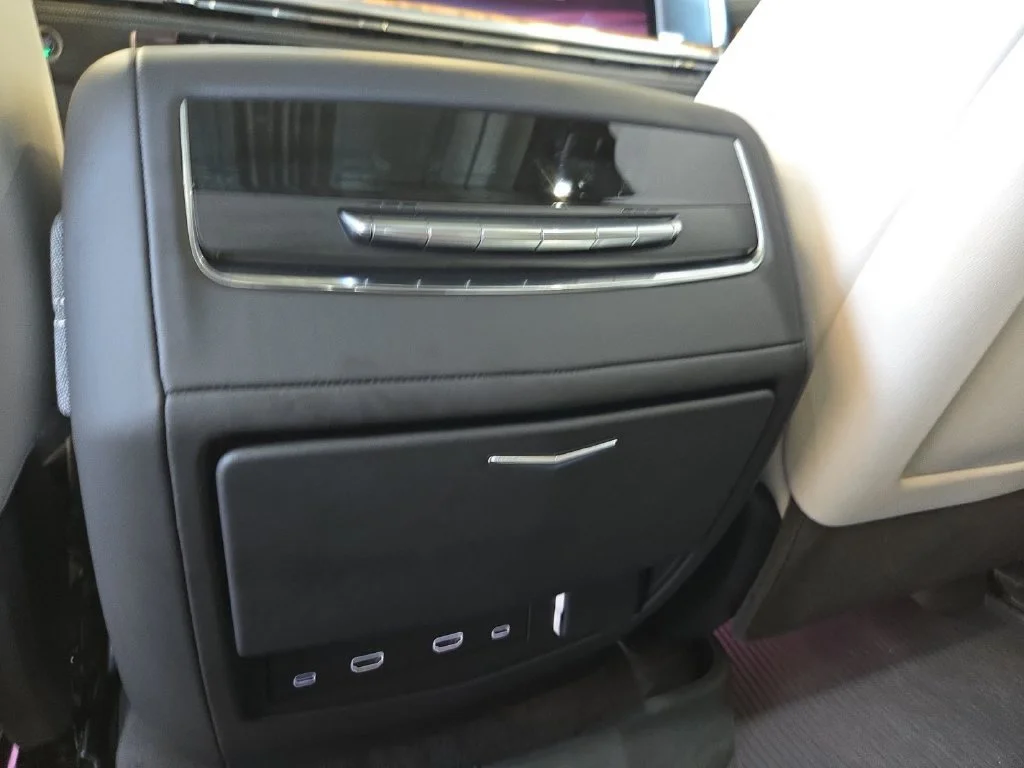 Used 2025 Crystal White Tricoat Cadillac Sport Platinum image 34