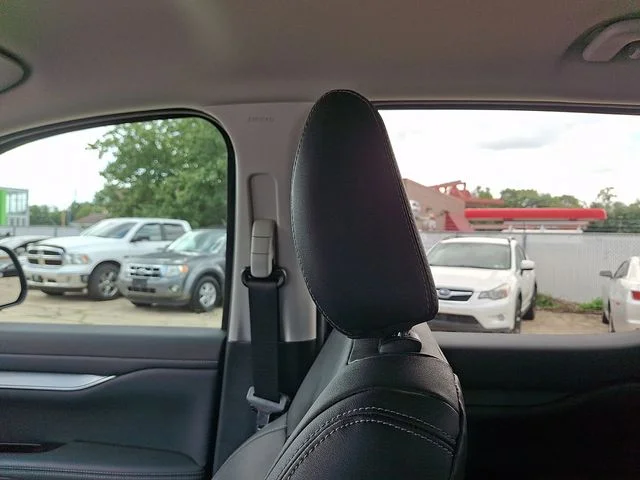 Used 2024 Gray Ford Lariat image 17