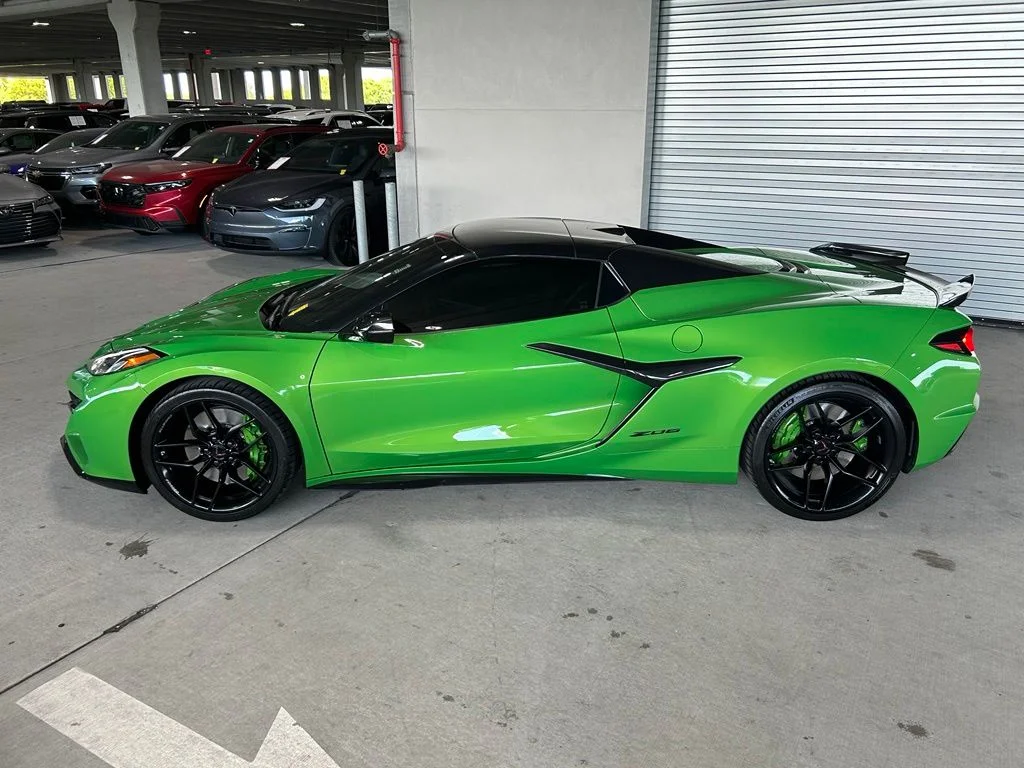 Used 2026 Roswell Green Metallic Chevrolet Z06 image 4
