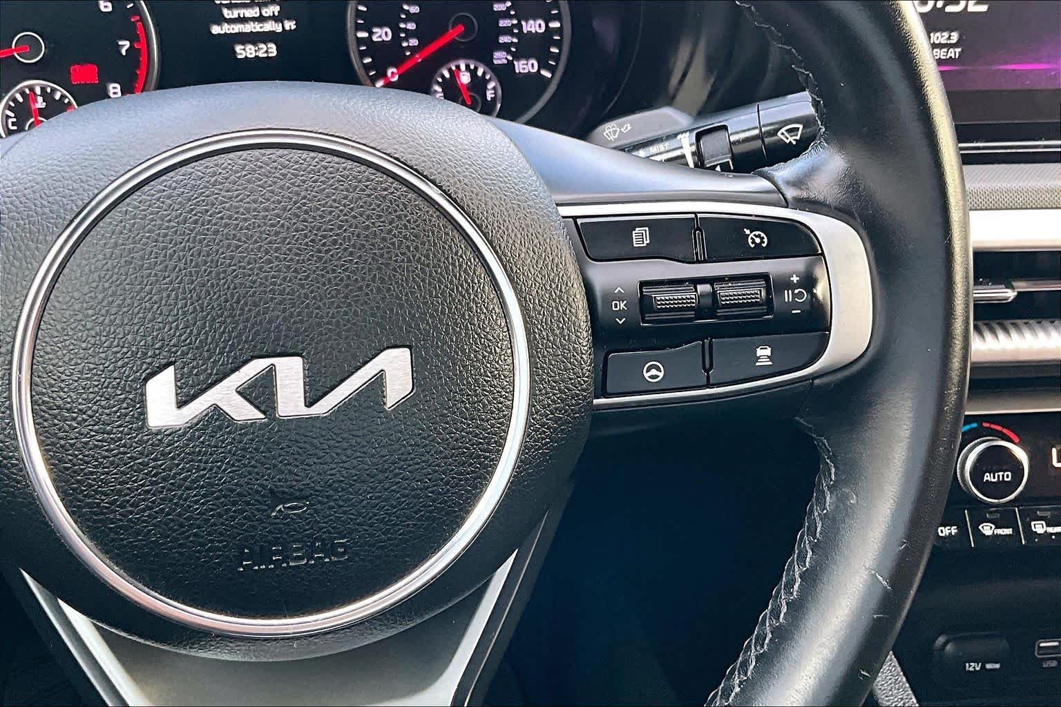 Used 2023 Wolf Gray Kia GT-Line image 24