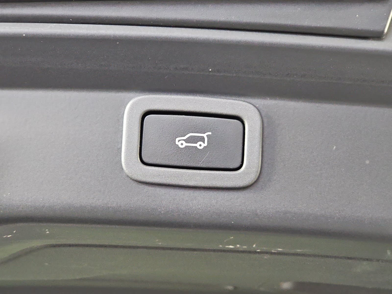 Used 2020 White Jaguar S image 13