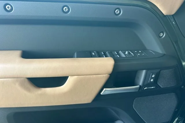 New 2026 Woolstone Green Land Rover S image 10