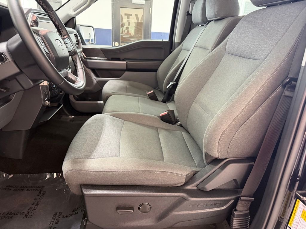 2025 Ford F-150 XLT - Photo 25