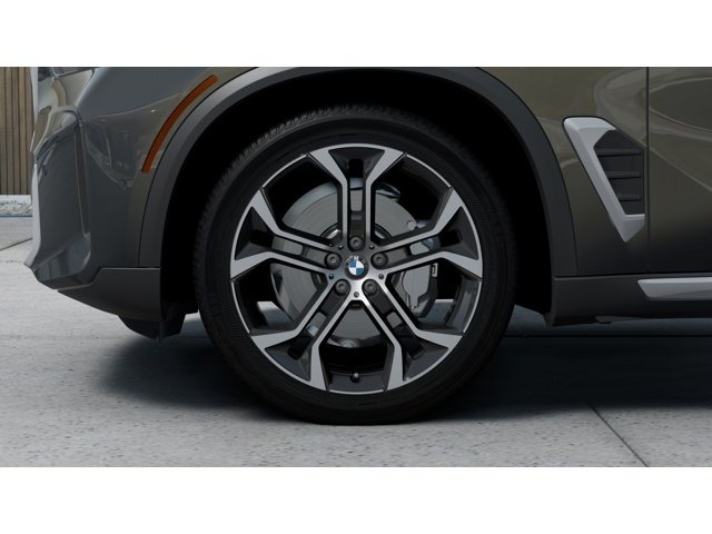 New 2026 Dravit Grey Metallic BMW sDrive40i image 7