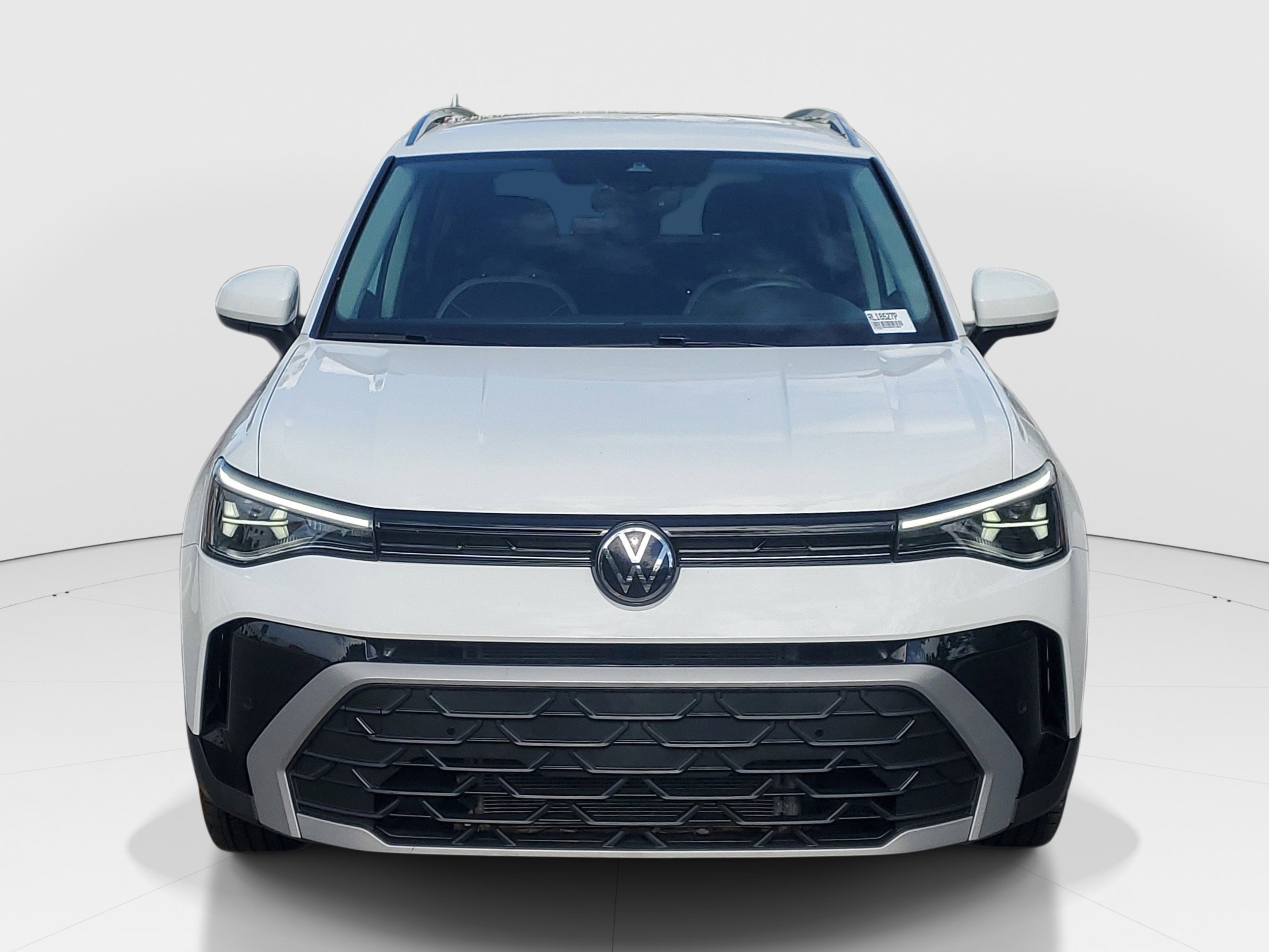 Used 2025 Platinum Gray Metallic Volkswagen SE image 2