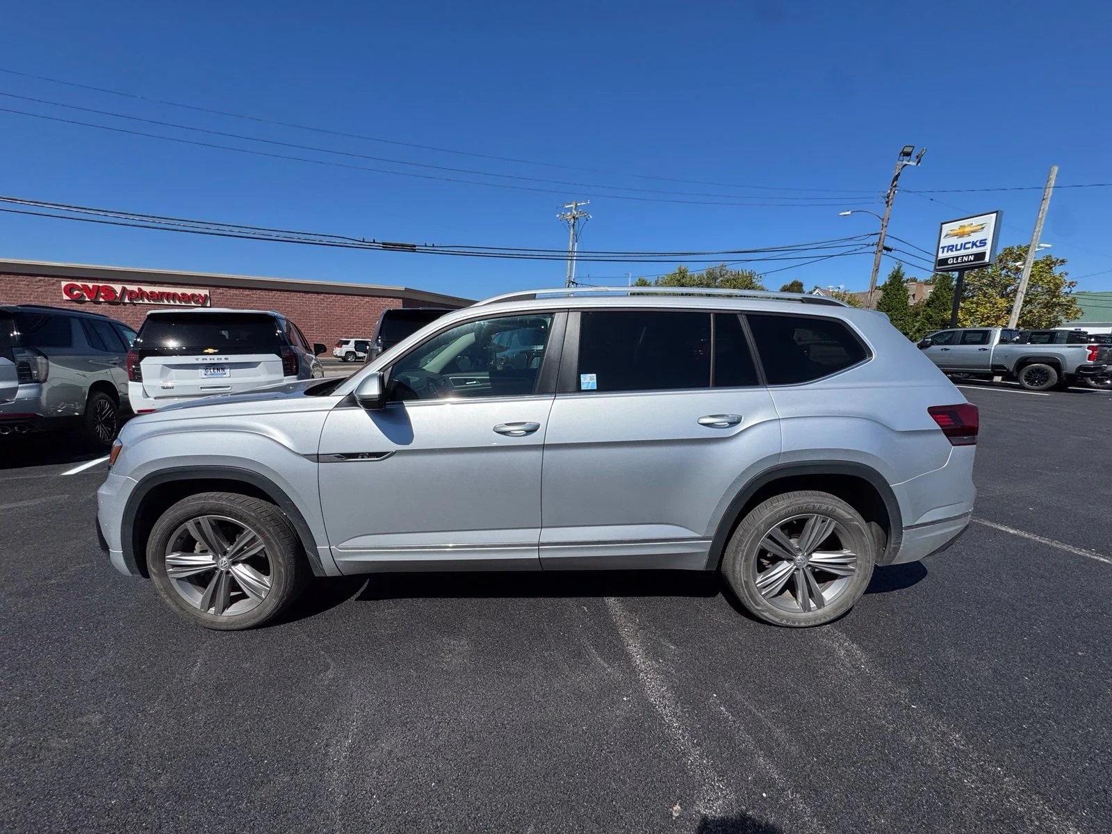 Used 2019  Volkswagen 3.6L V6 SE image 3