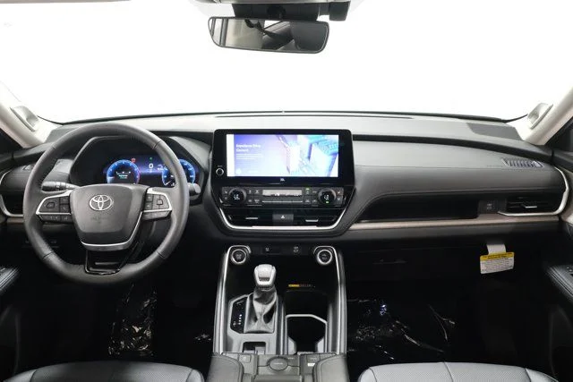 Certified Used 2026  Toyota Limited image 5