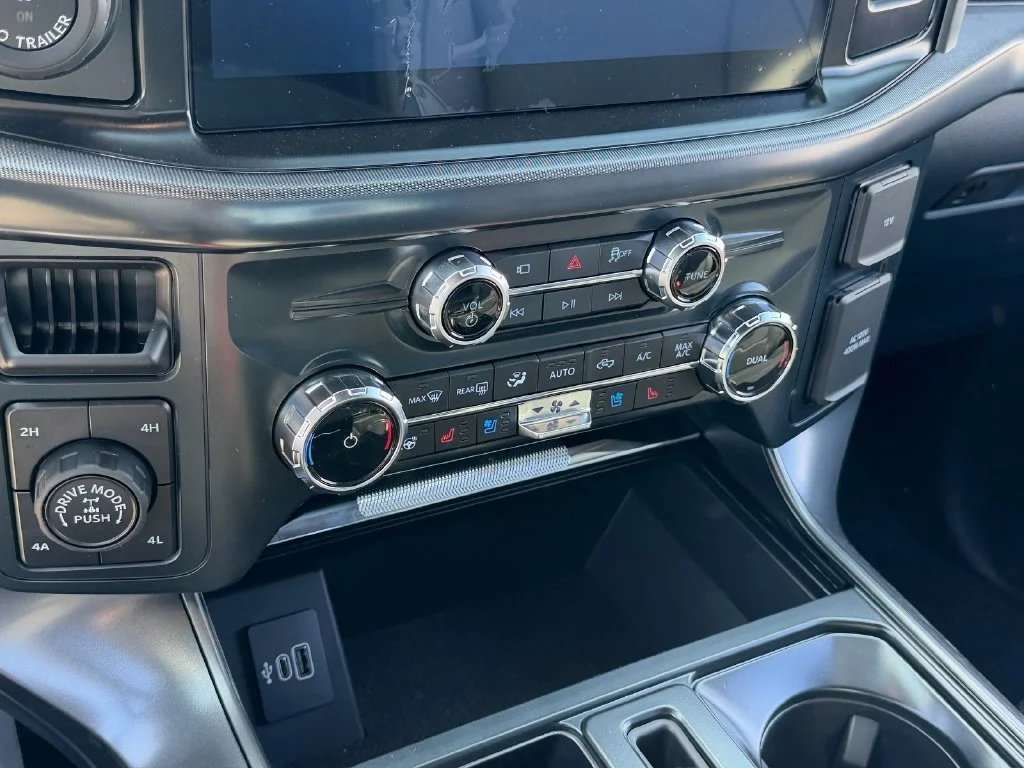 New 2026 Iconic Silver Metallic Ford Lariat® image 13