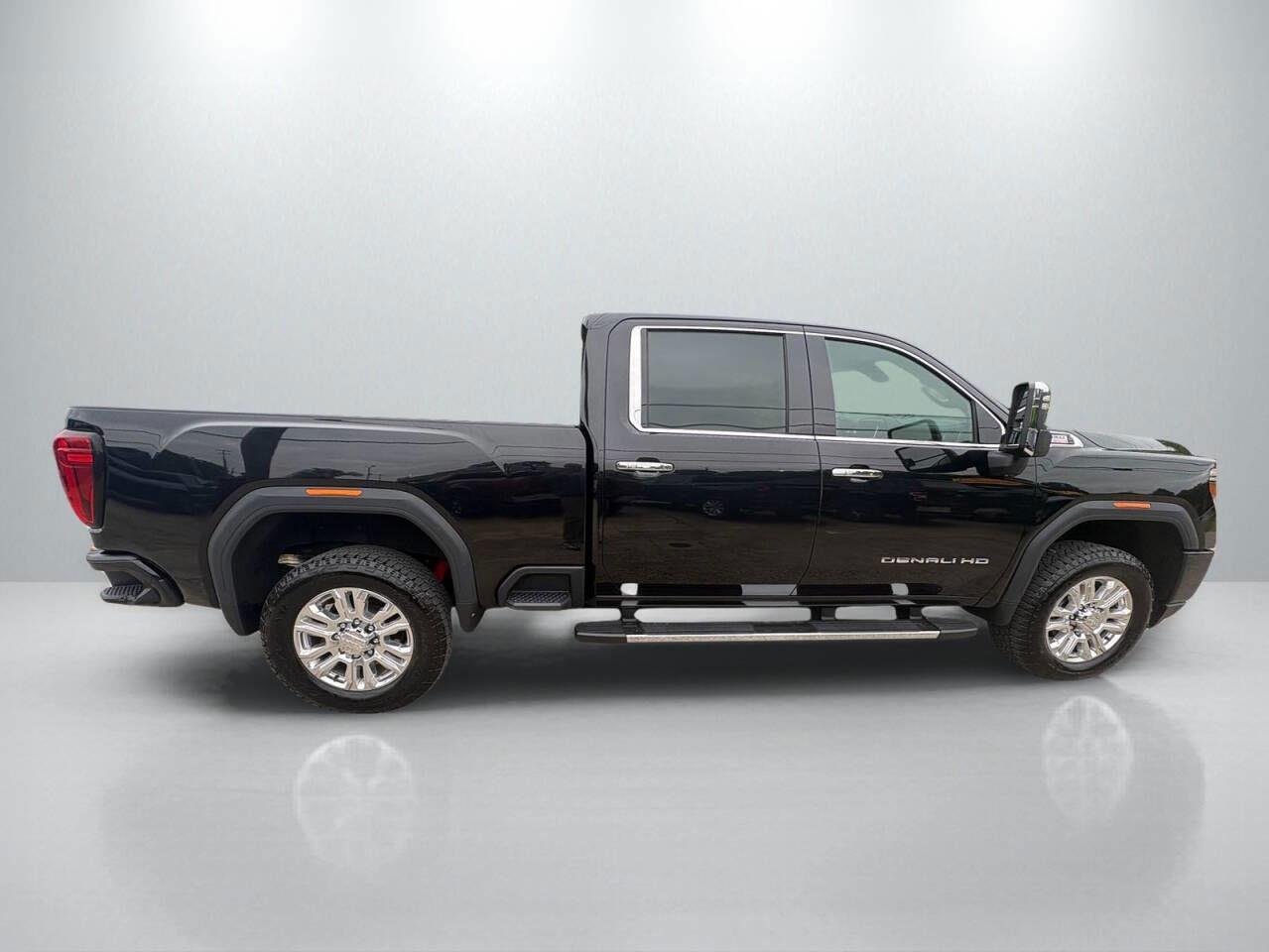 Used 2020 Onyx Black GMC Denali image 6