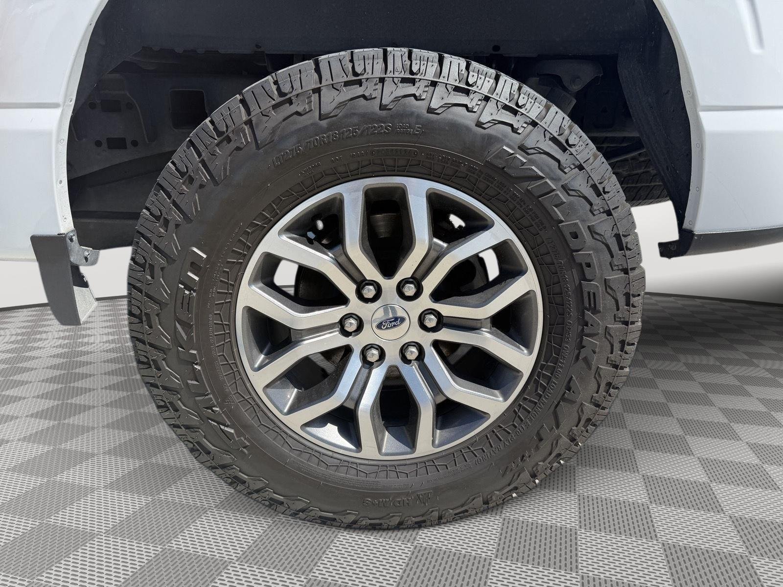 Used 2022 Oxford White Ford LARIAT image 31