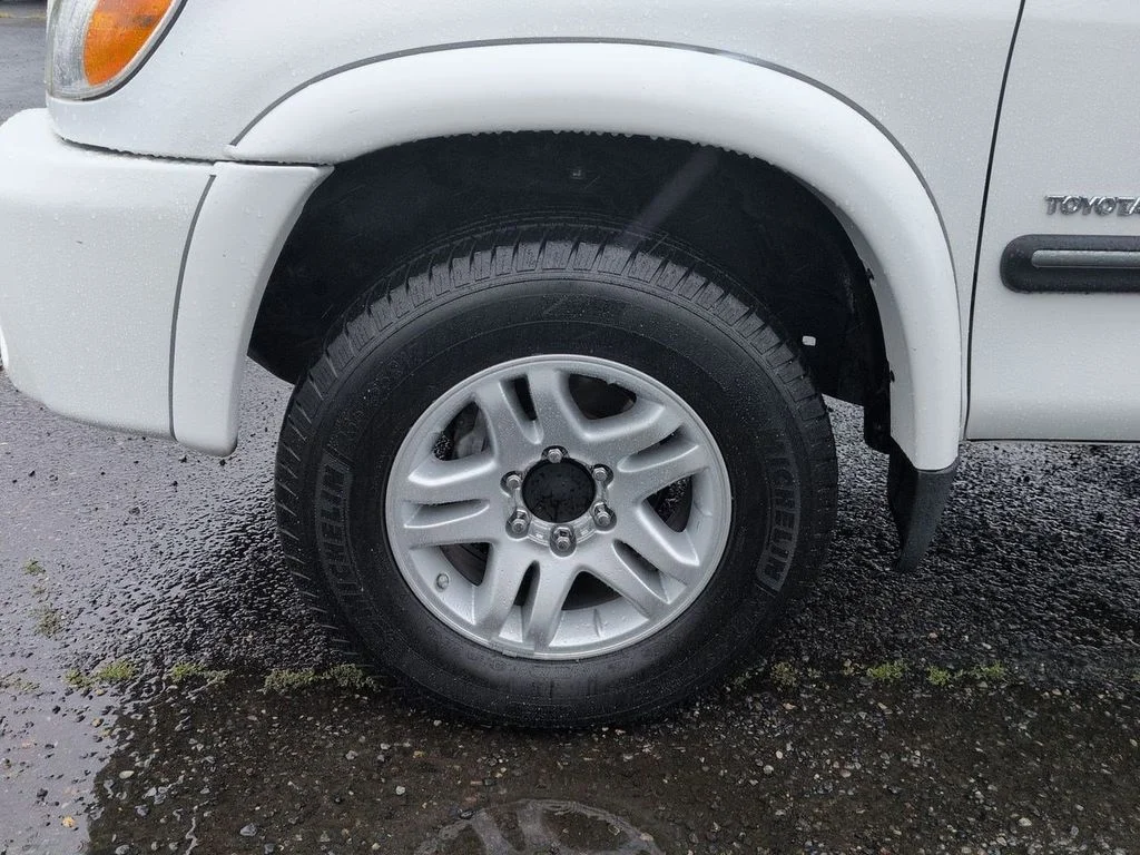 Used 2006 Natural White Toyota SR5 image 30