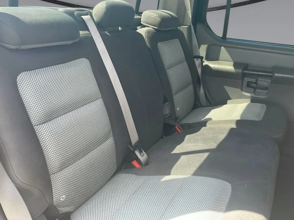 Used 2005 Black Ford Adrenalin image 22