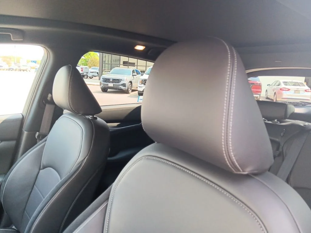 Used 2025 Radiant White INFINITI SPORT image 13
