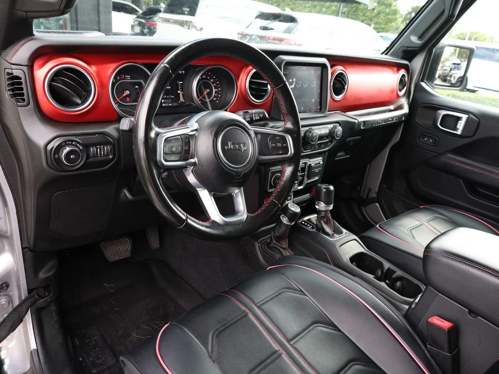 Used 2020 Silver Jeep Unlimited Rubicon image 13