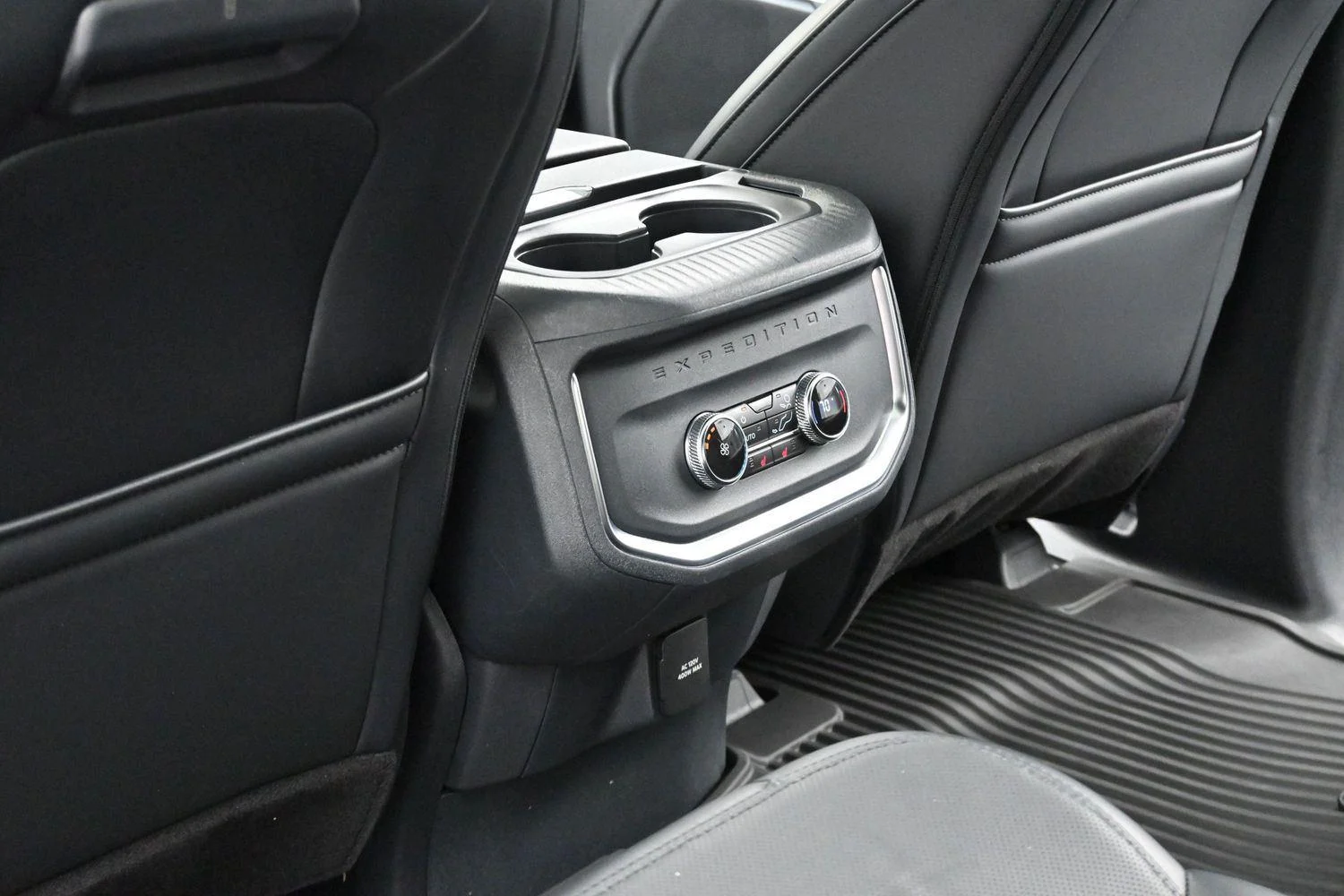 Used 2025 Black Ford Platinum image 41
