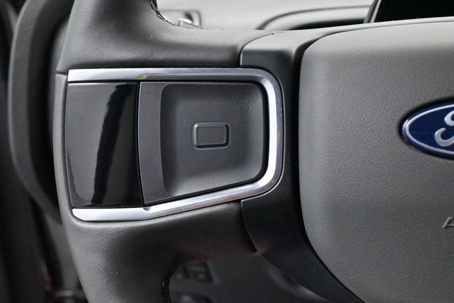 Used 2025 White Ford Active image 21