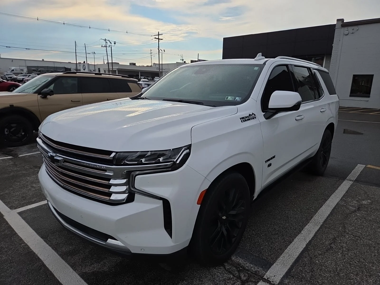 Used 2023 White Chevrolet High Country image 1