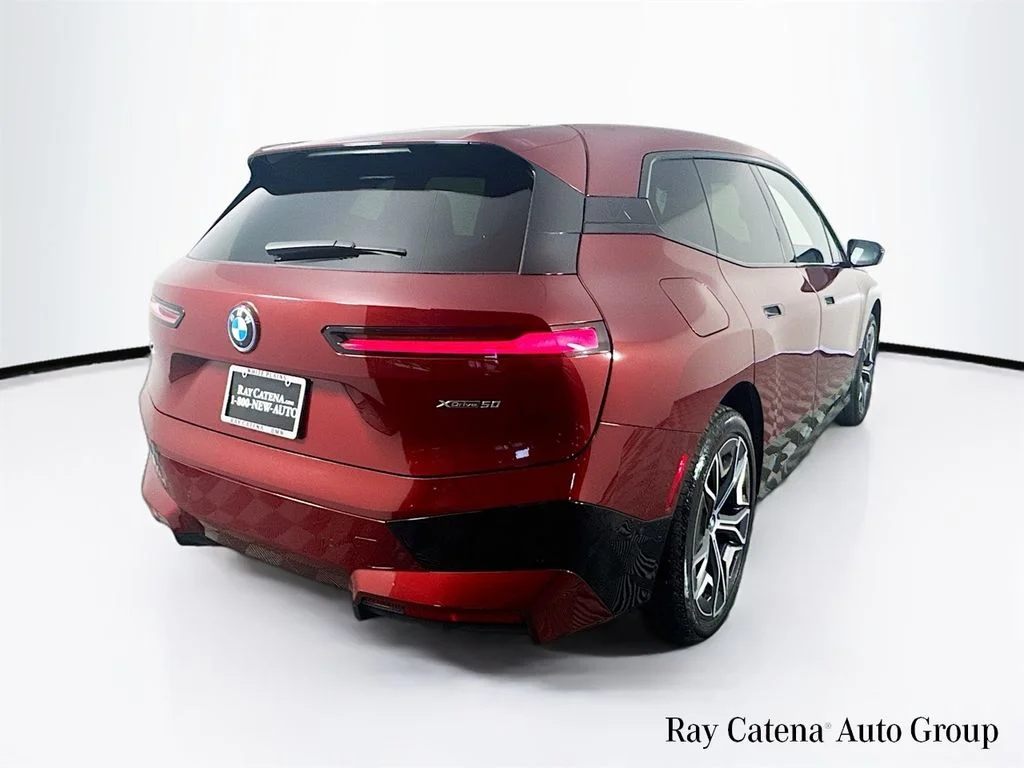 Used 2024 Red BMW xDrive50 image 7