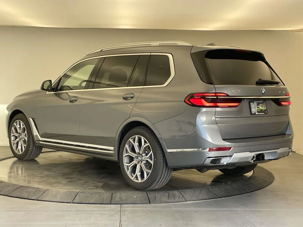 New 2027 Gray BMW xDrive40i image 3