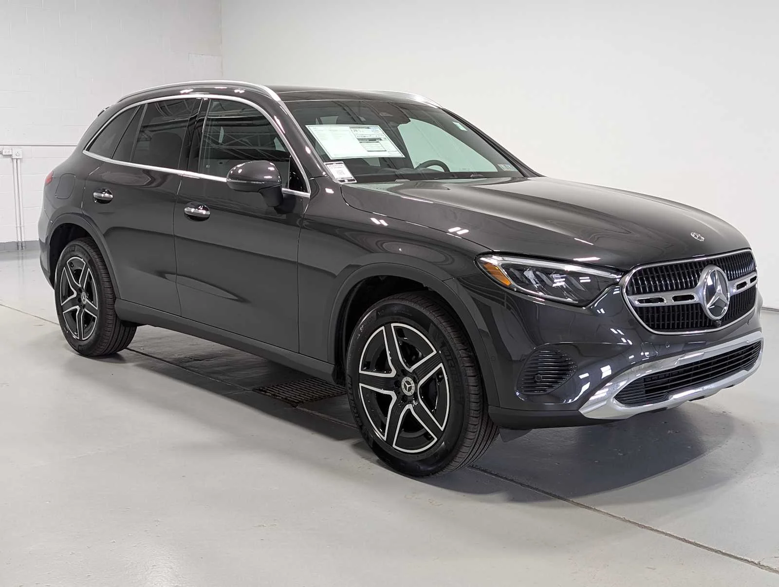 Certified Used 2026 Graphite Grey Metallic Mercedes-Benz GLC 300 image 6
