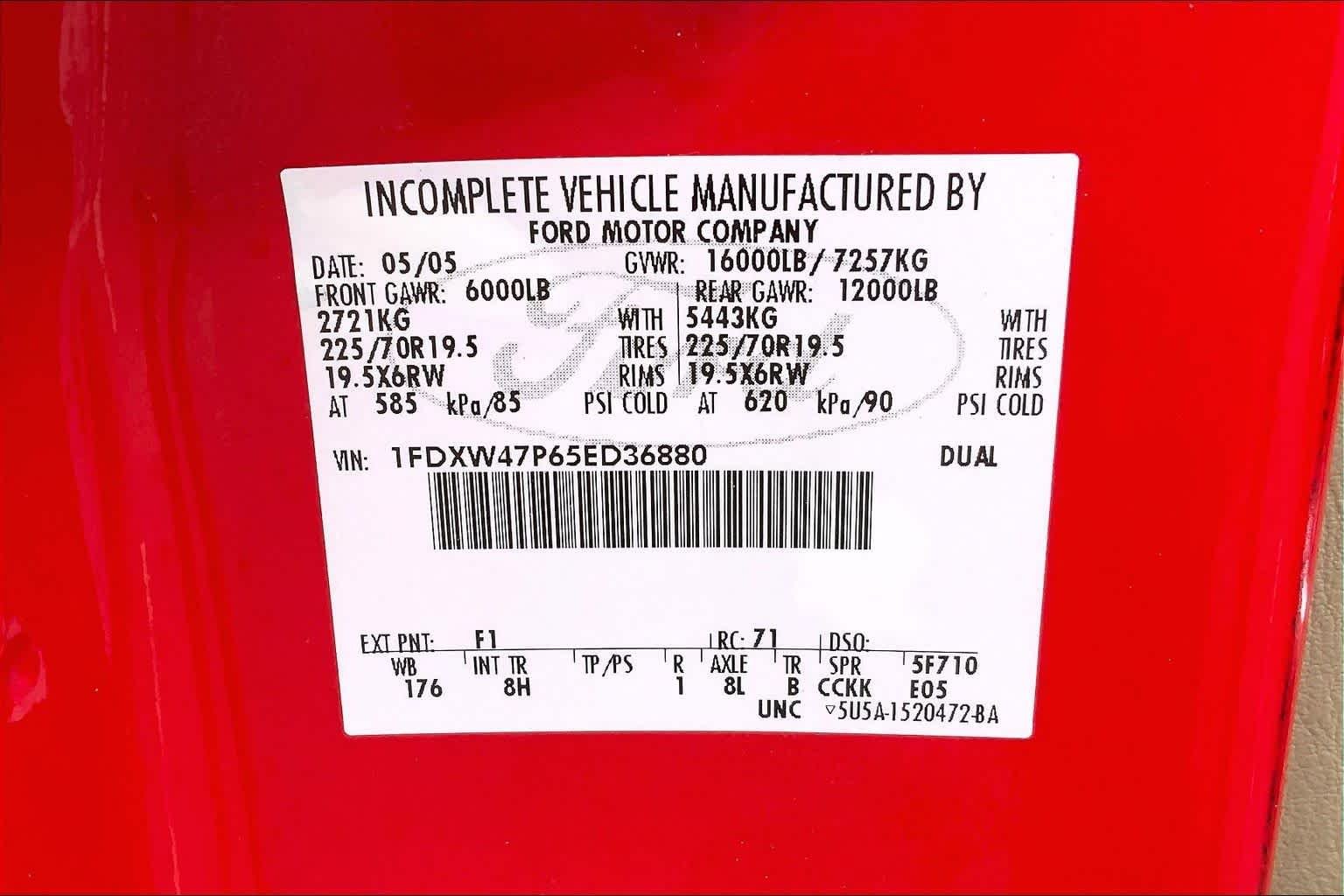 Used 2005 Red Ford Lariat image 29