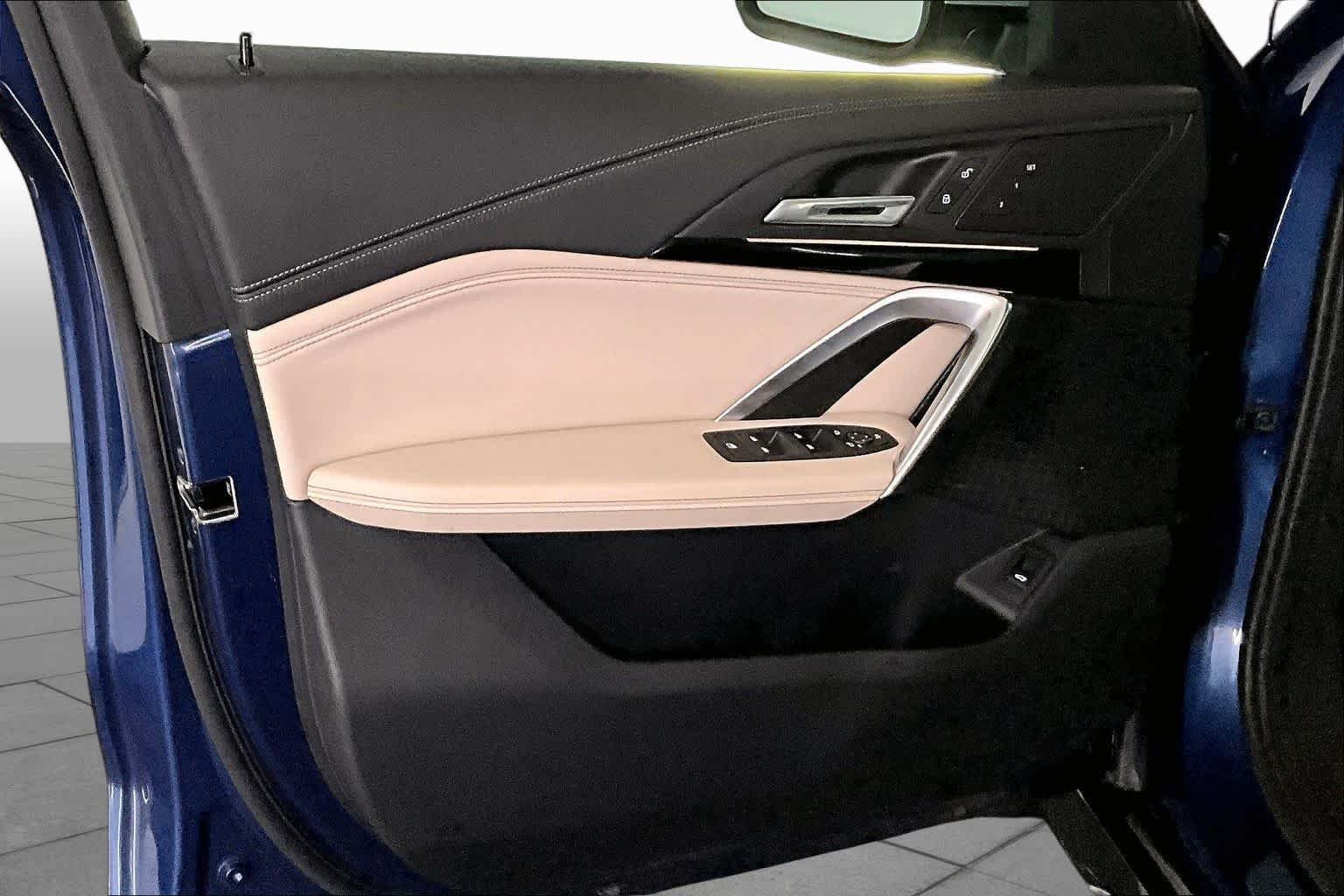 Used 2023 Phytonic Blue Metallic BMW xDrive28i image 22