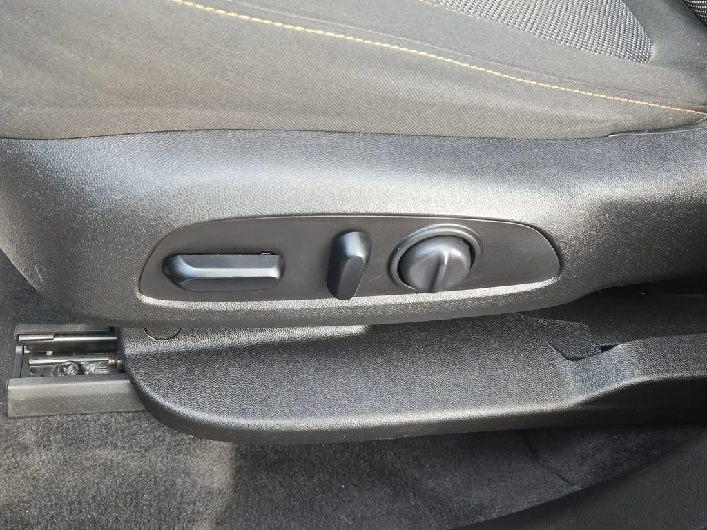 Used 2019 Satin Steel Metallic Chevrolet LT Cloth image 27