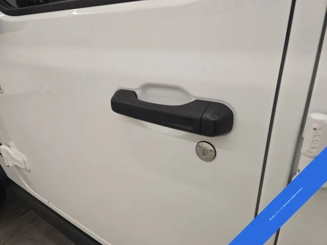 Used 2021 Bright White Clearcoat Jeep Unlimited Rubicon image 18