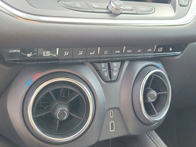 2025 Chevrolet Blazer 2LT - Photo 32
