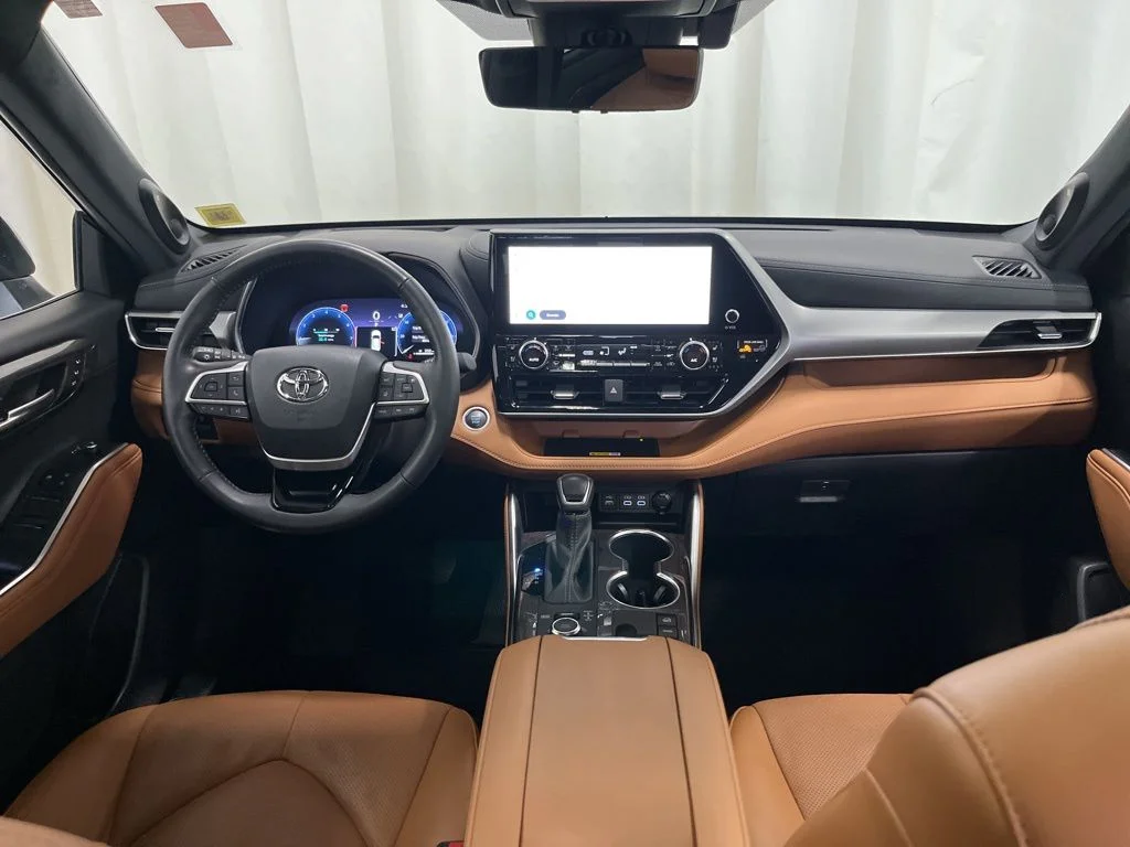 Used 2024 Black Toyota Platinum image 10