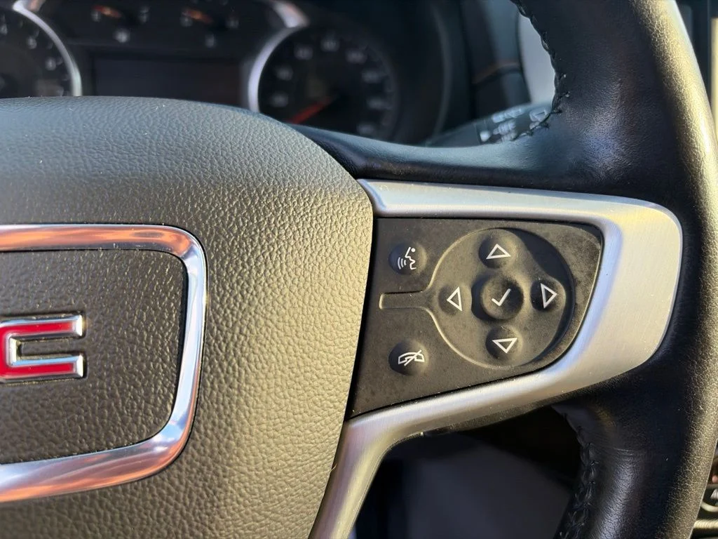 Used 2021 White GMC SLT image 23