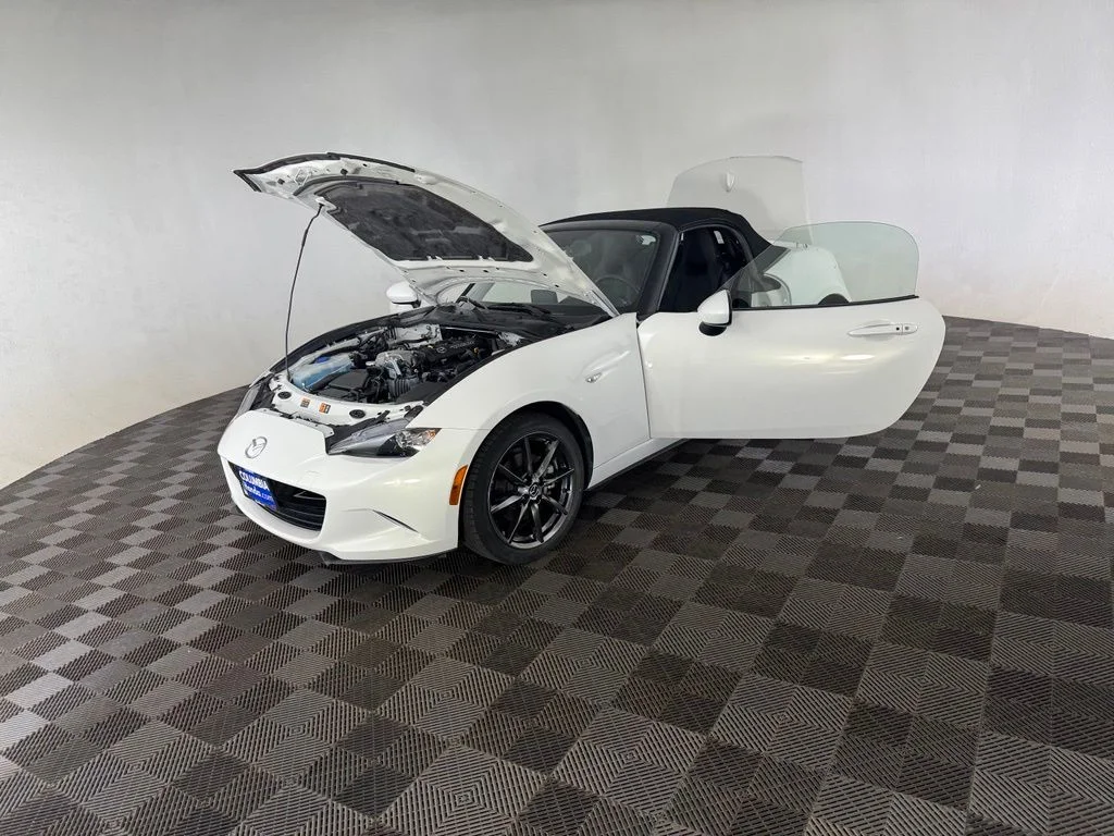 Used 2017 White Mazda Grand Touring image 13