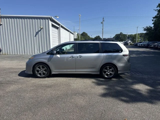 Used 2017 Silver Toyota SE Premium image 8