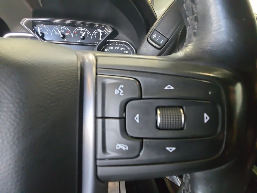 Used 2021 Black GMC Elevation image 25