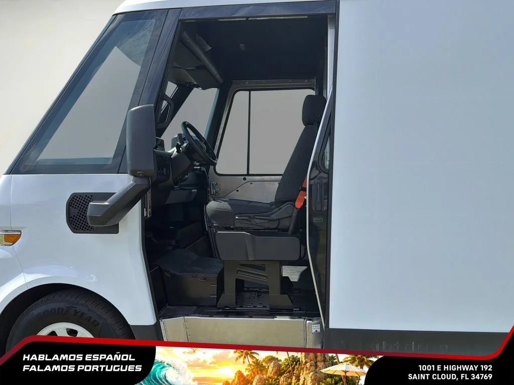 Used 2024 Oyster White BrightDrop EJY image 16