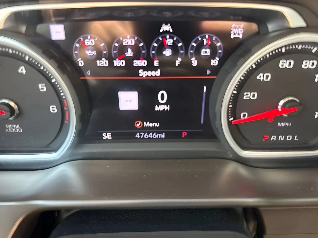 Used 2020 IRIDESCENT PEARL TRICOAT Chevrolet LTZ image 29