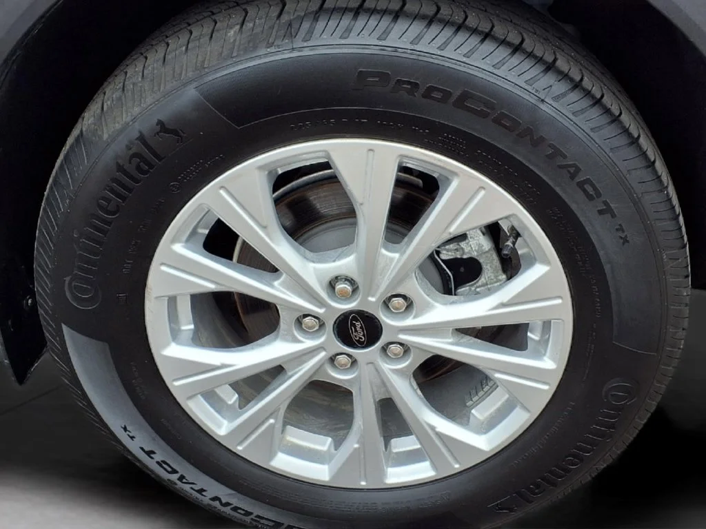 Used 2023 White Ford Active image 8