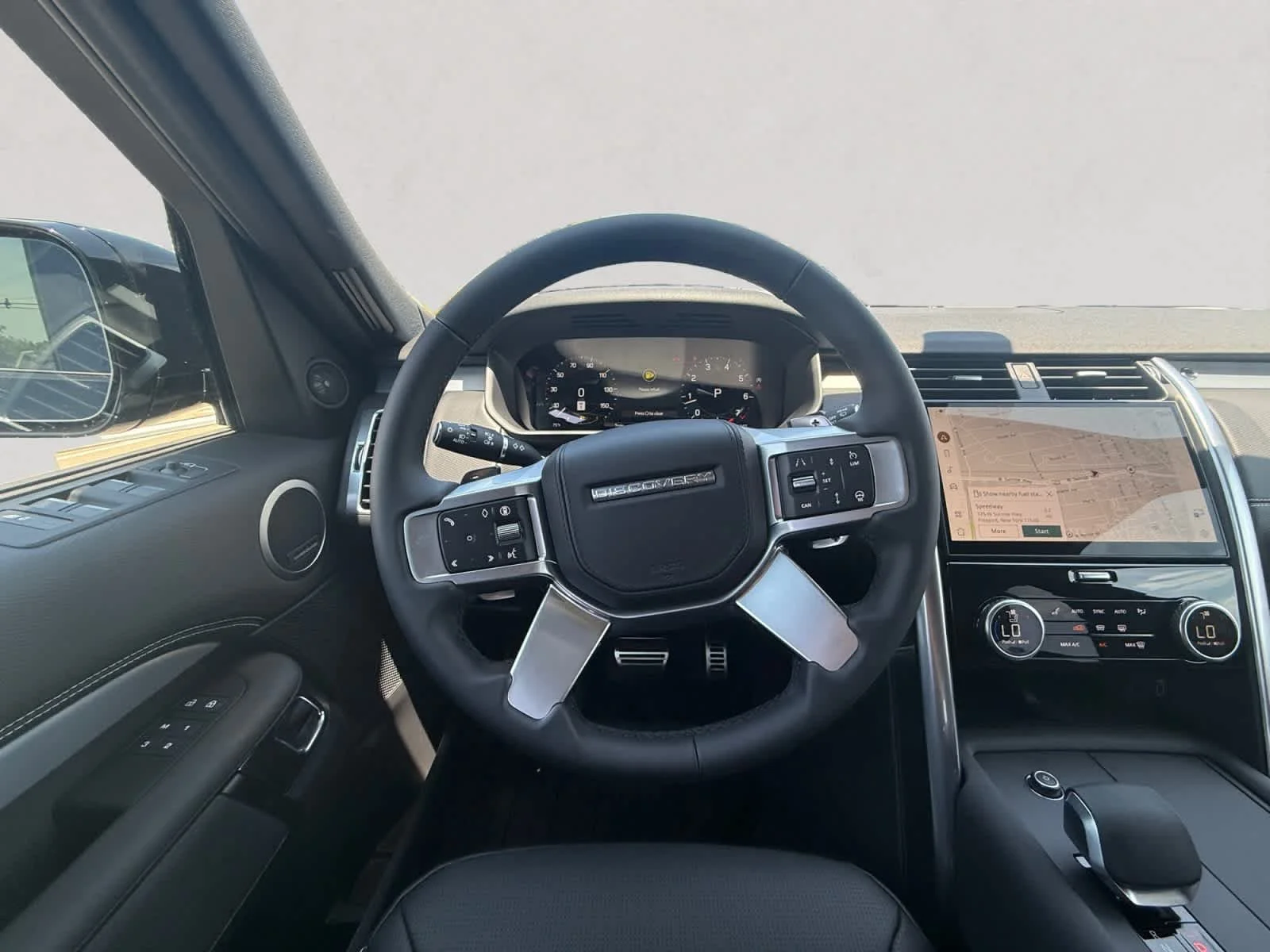 New 2026 Santorini Black LAND ROVER Dynamic SE image 12