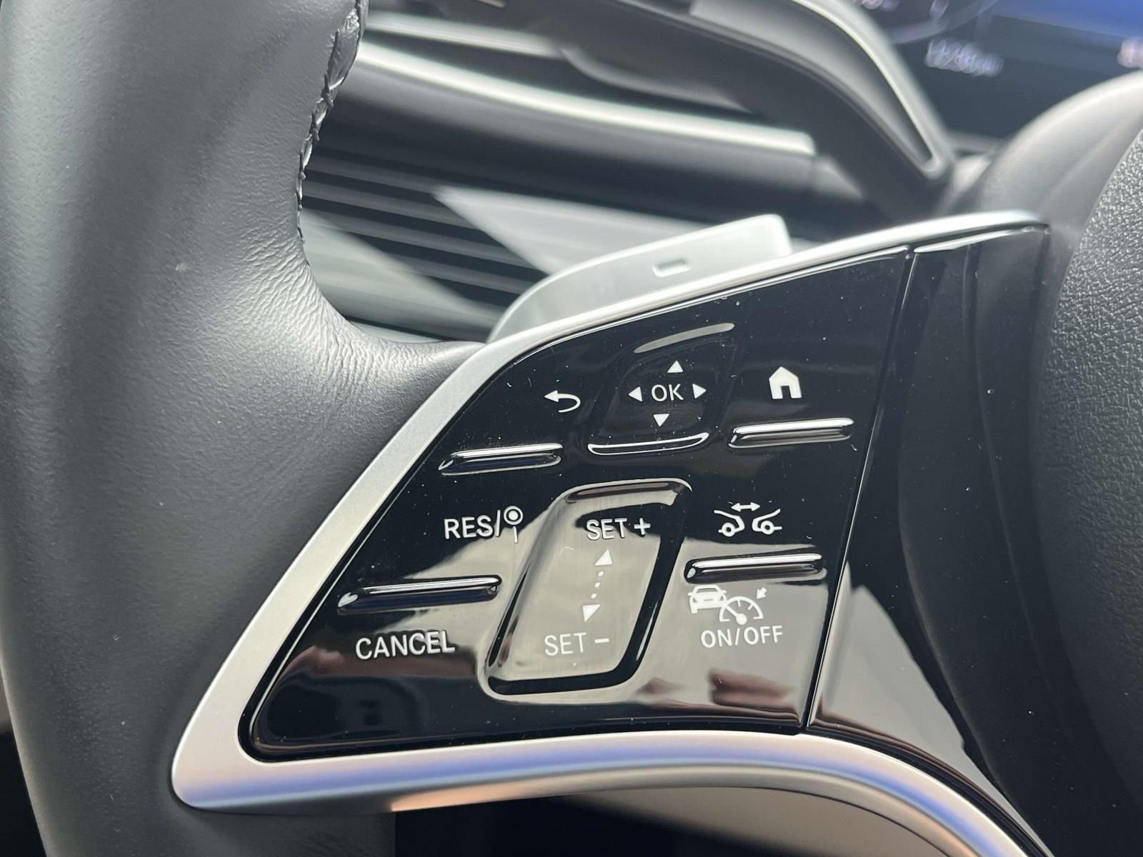 Certified Used 2024 MANUFAKTUR Alpine Gray Mercedes-Benz GLE 450e image 41