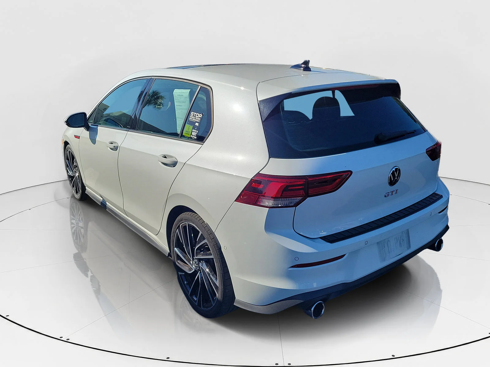 Used 2023 Opal White Pearl Volkswagen Autobahn image 5