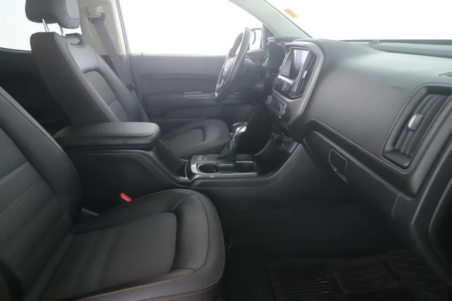 Used 2022 Black GMC AT4 w/Cloth image 28