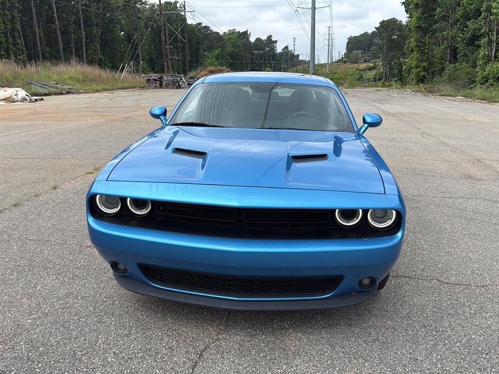 Used 2019 Indigo Blue Dodge SXT image 4