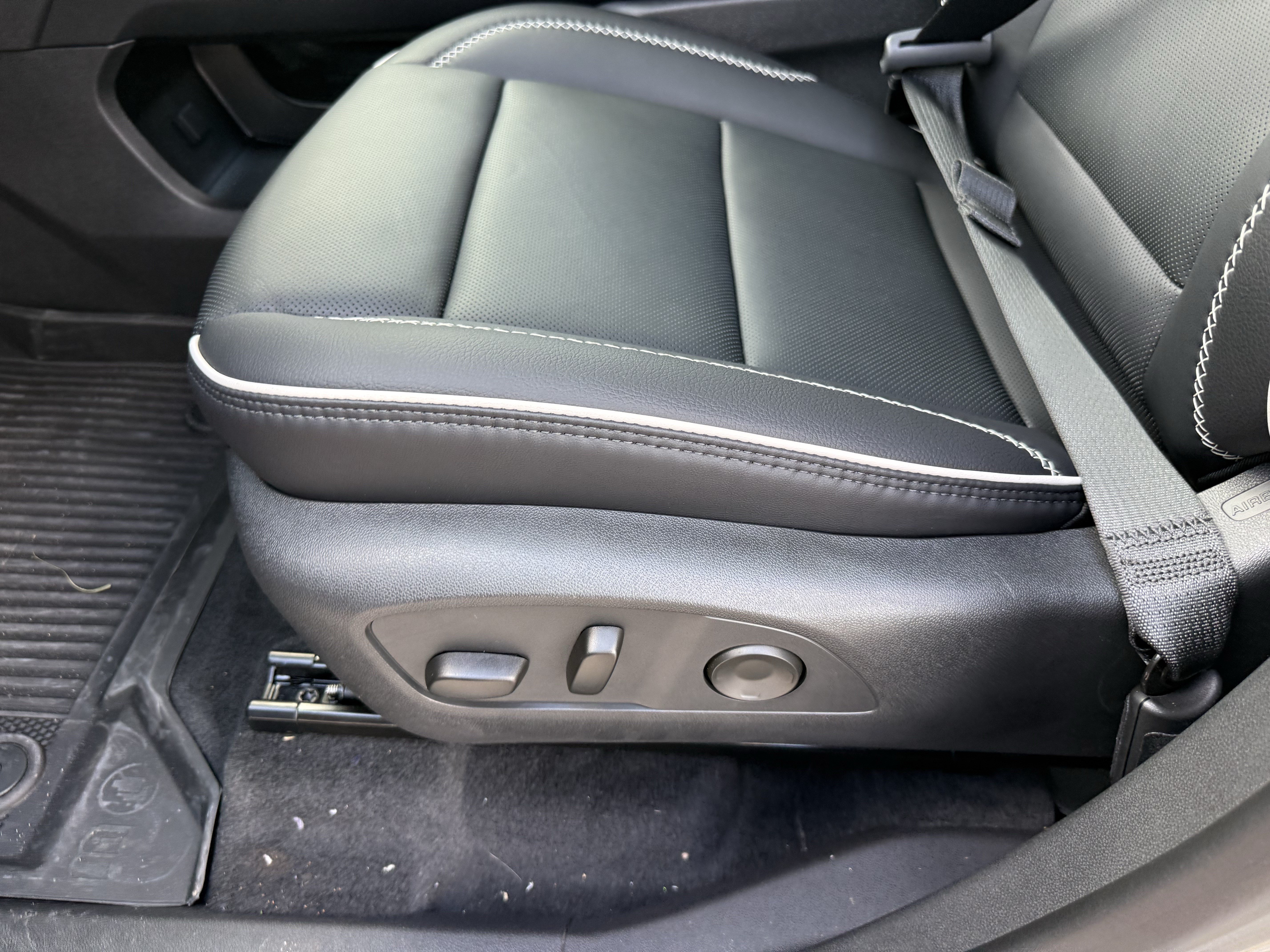 New 2026 Sterling Metallic GMC Denali image 17
