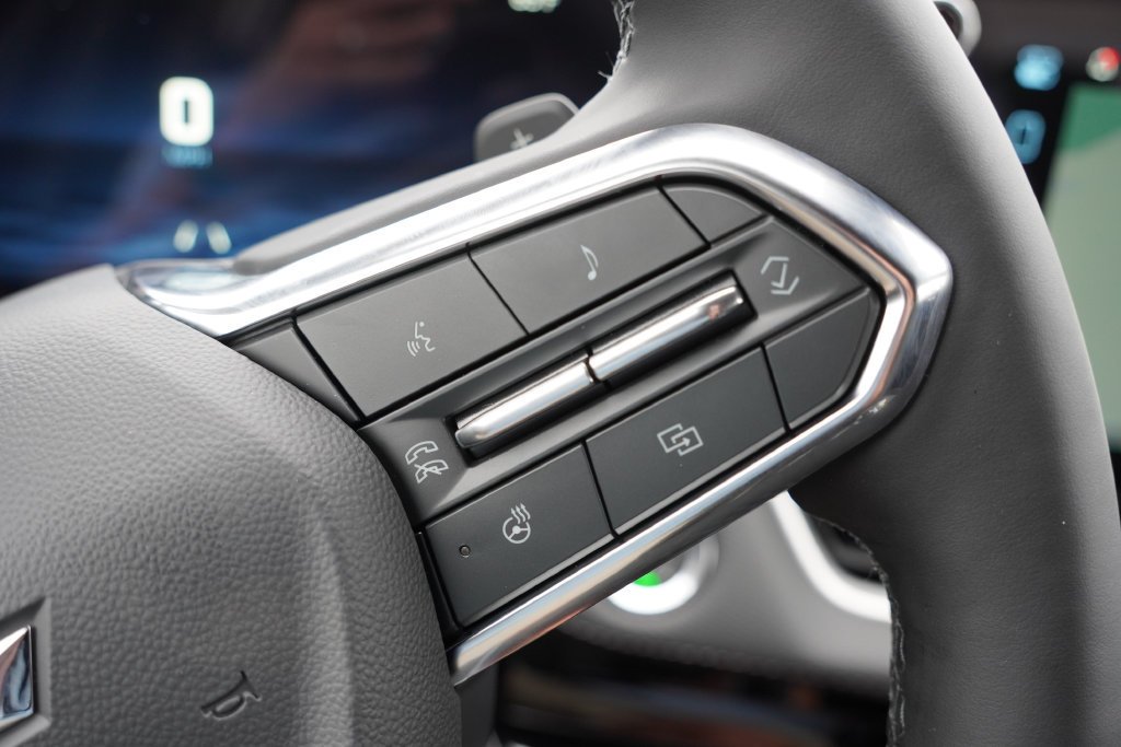 2027 Chevrolet Equinox LT - Photo 16