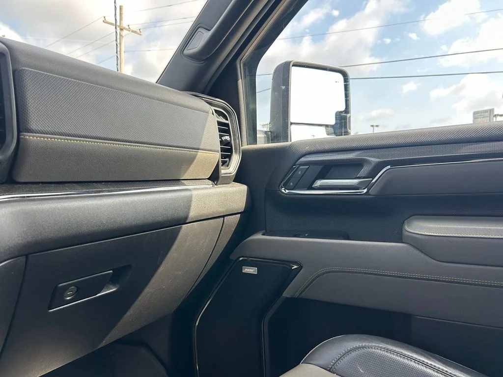 Used 2025 Gray Chevrolet ZR2 image 23