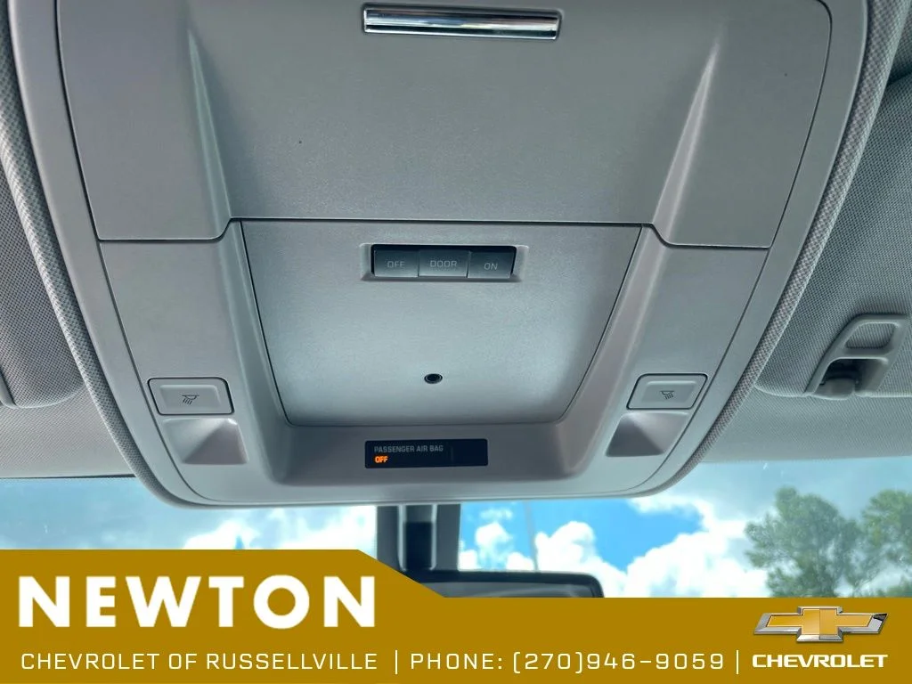 Used 2018 Summit White Chevrolet LT image 8