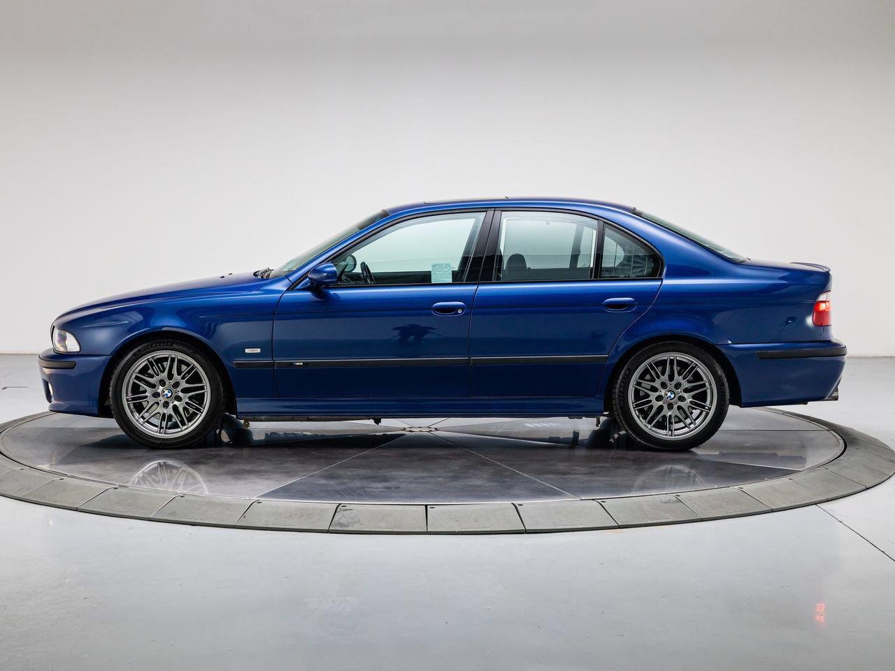 Used 2000 Le Mans Blue BMW E39 image 2