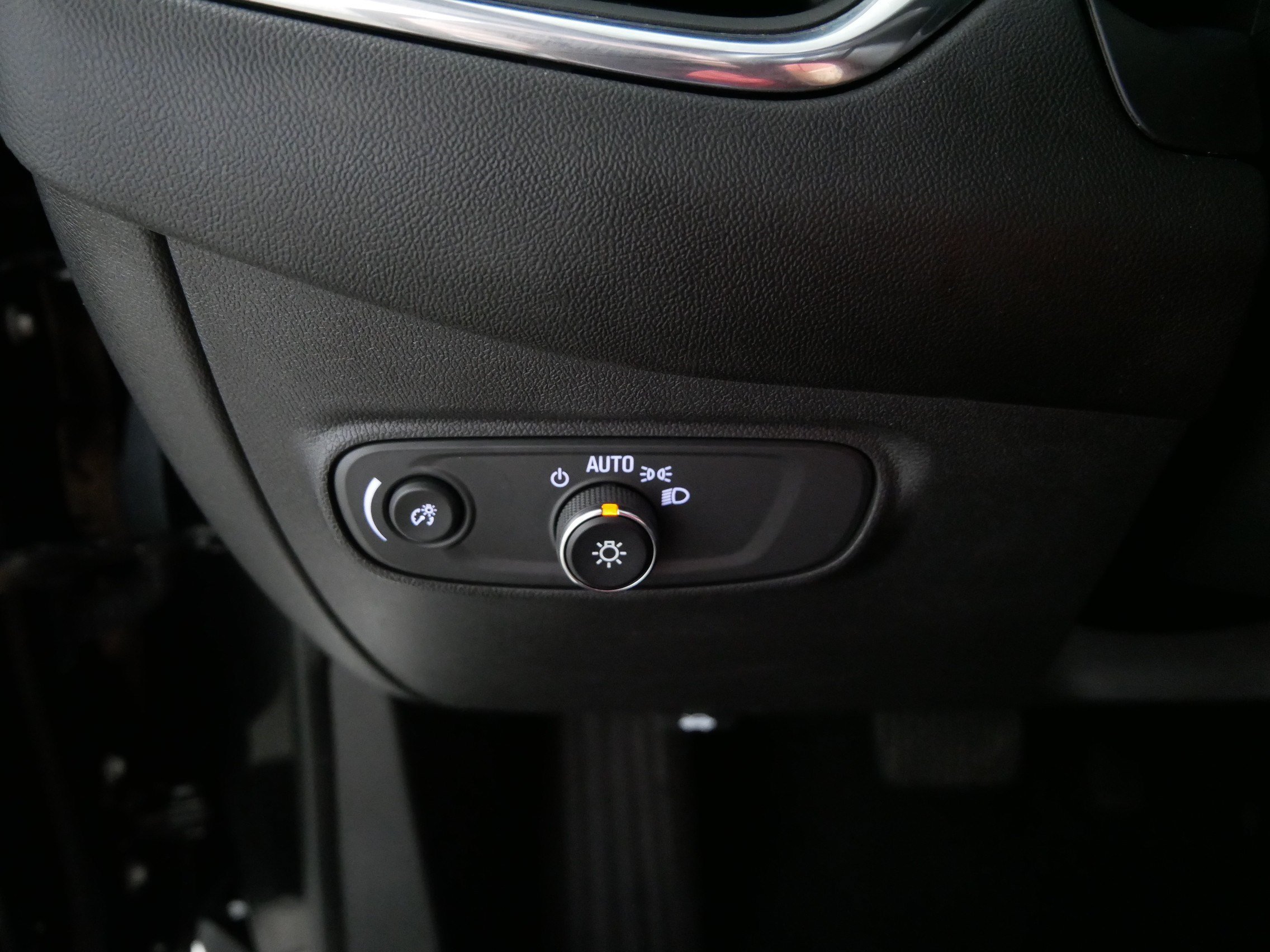Used 2023 Mosaic Black Metallic Chevrolet LT image 26