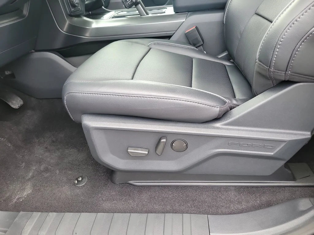 New 2026 Ruby Red Metallic Tinted Clearcoat Ford Lariat® image 26