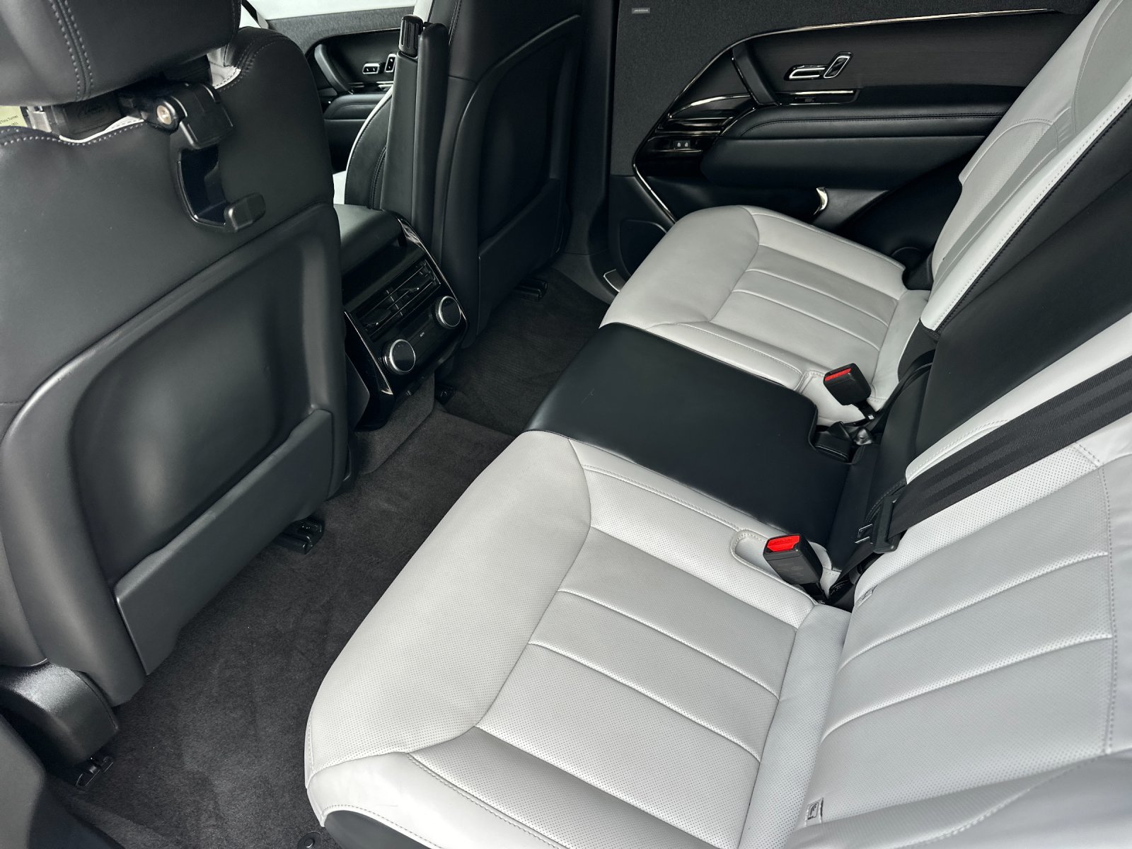 Used 2023 Santorini Black Metallic Land Rover SE Dynamic 4D Sport Utility image 14